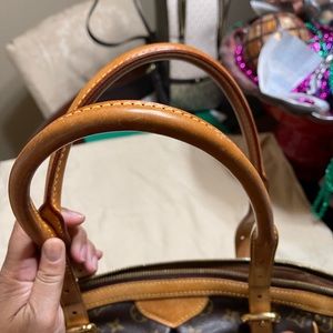 Gently used without any smell.